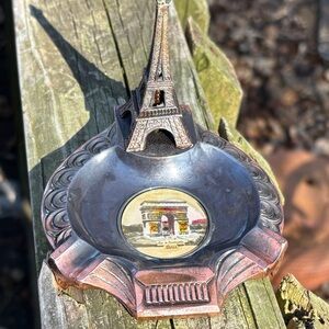Paris theme souvenir ashtray